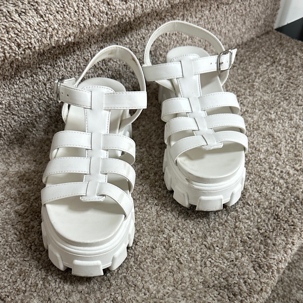 Circus NY White Platform Sandals Size 8 1/2